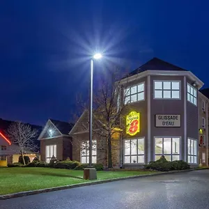 Super 8 By Wyndham Ciudad de Quebec
