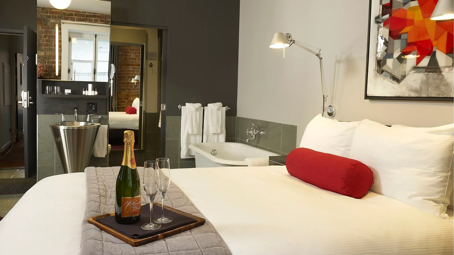Hotel Le Priori Quebec City